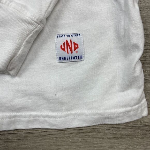 Undefeated Shirt Mens Medium White Spell Out Long Sleeve Sports - Picture 3 of 10